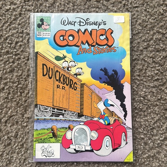 Disney Comic Book Set with Blue and Red Covers - Picture 6 of 6
